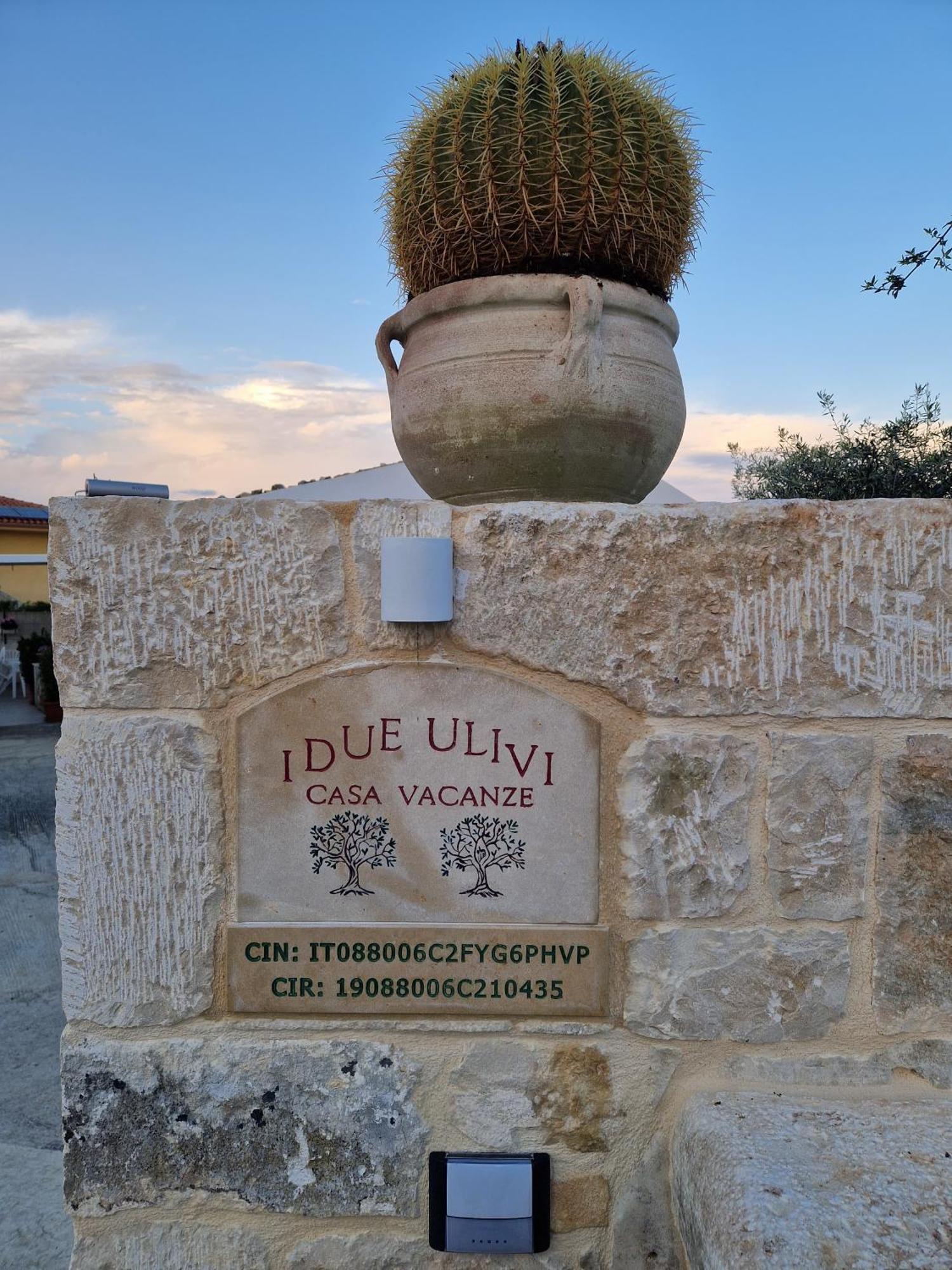 Casa Vacanza I Due Ulivi Modica Exterior photo